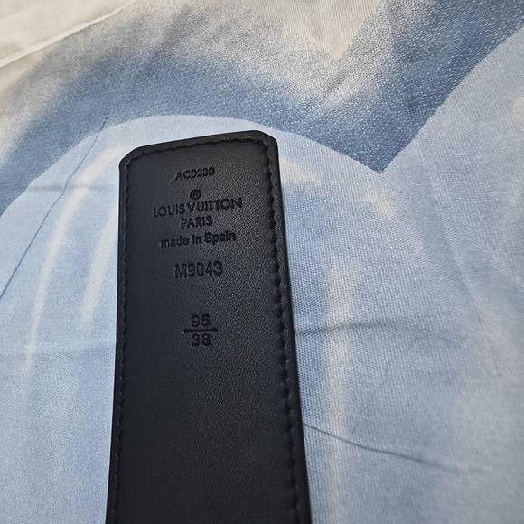 Louis Vuitton Men's Logo Belt - Picture 5 of 6